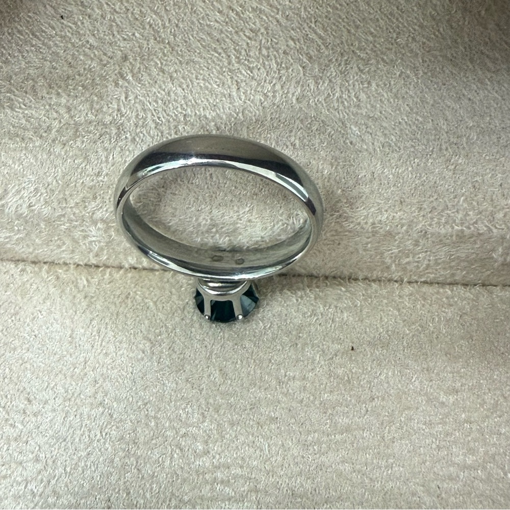 Women’s Ring Silver Color and Black Size 9 - Picture 7 of 7